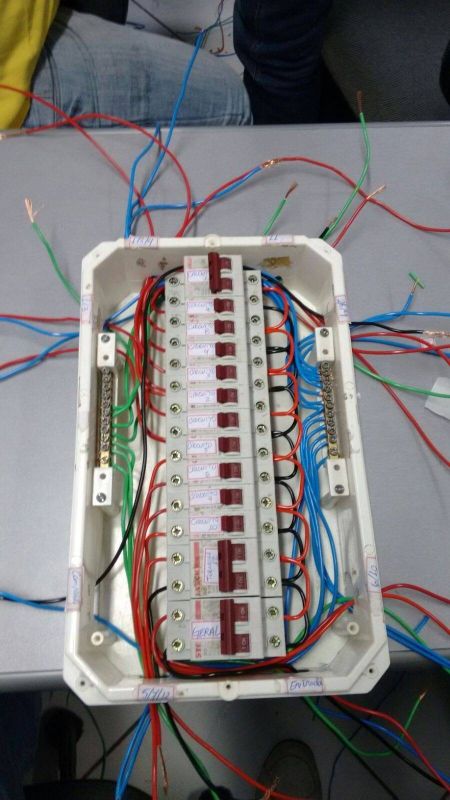 Instalação Elétrica para Empresas no Jardim Milena - Eletricista em Mauá